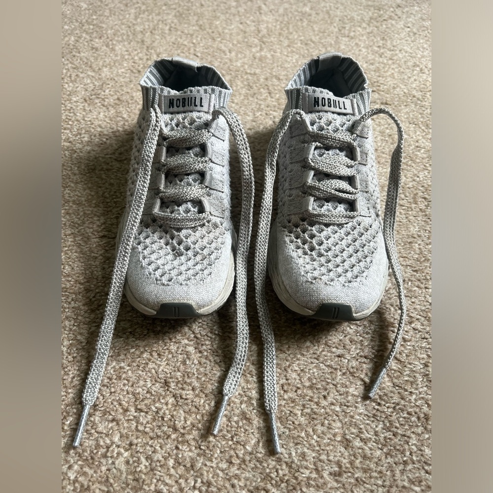 WOMEN'S NOBULL ASPIRE COOL GREY KNIT RUNNER